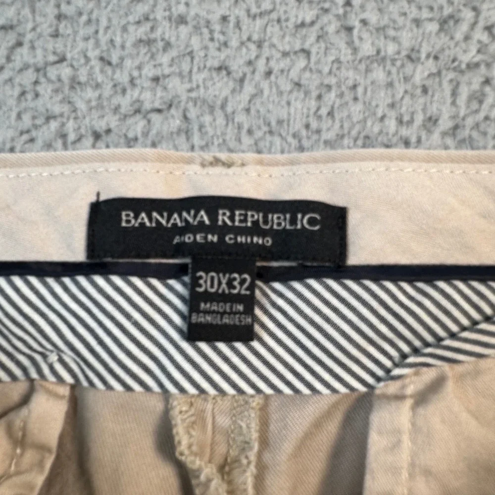 Banana Republic Aiden Chino Pants Mens 30x30 Khaki Beige‎ Slim Fit Cotton